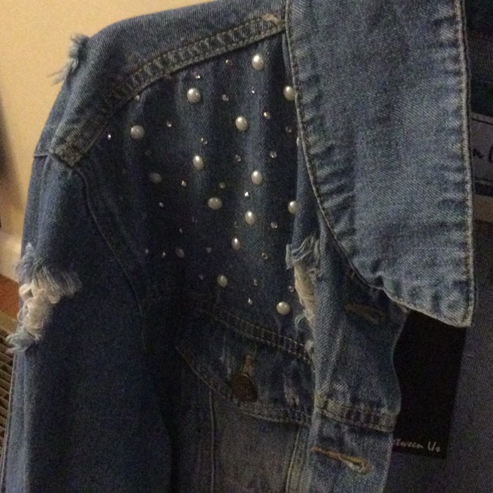 Distressed Jean Jacket - Picture 4 of 5